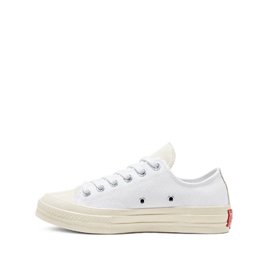Białe trampki damskie Converse sznurowane na płaskiej podeszwie 