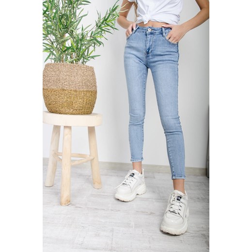 JASNE SPODNIE JEANSOWE TYPU PUSH UP Olika M olika.com.pl