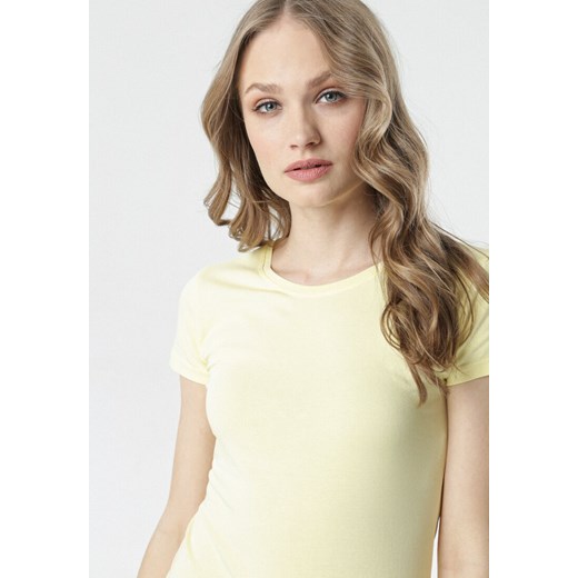 Żółty T-shirt Echolaira Born2be L okazyjna cena Born2be Odzież