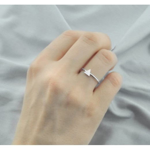 Srebrny pierścionek trójkąt - rodowany Lian Art Lian Art