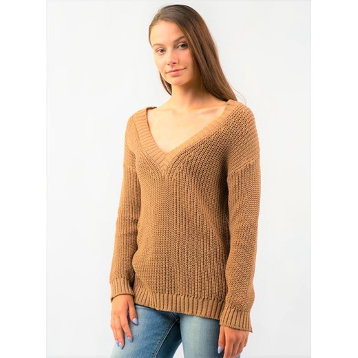 Sweter w camelowym kolorze z deklotem w serek Vicolo ONESIZE Glamwear