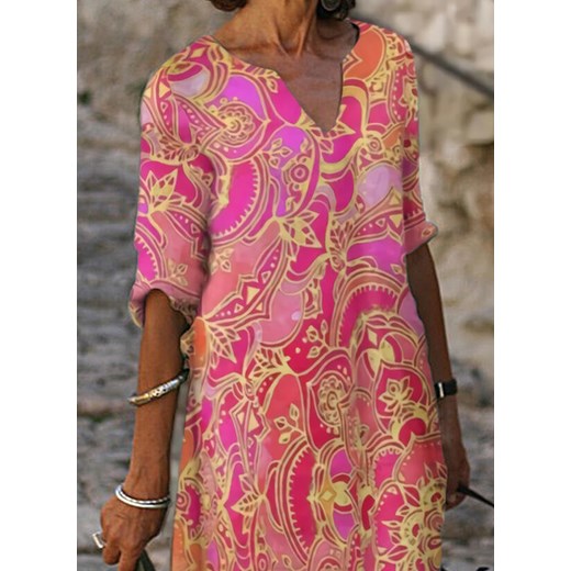Sukienka Sandbella boho na spacer w abstrakcyjnym wzorze z dekoltem v 
