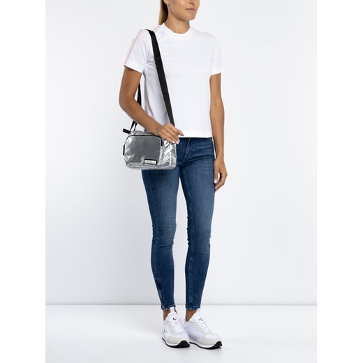 Calvin Klein Jeans T-Shirt J20J211880 Biały Regular Fit M promocyjna cena MODIVO