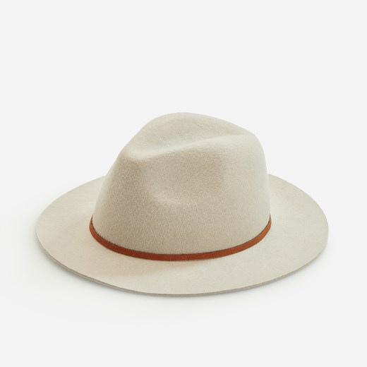 Reserved - Wełniany kapelusz trilby z ozdobnym rzemykiem - Beżowy Reserved M Reserved
