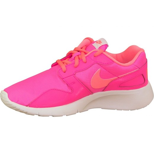 Buty sportowe damskie różowe Nike na wiosnę 