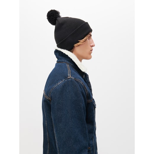 Reserved - Prążkowana czapka z pomponem - Czarny Reserved ONE SIZE Reserved