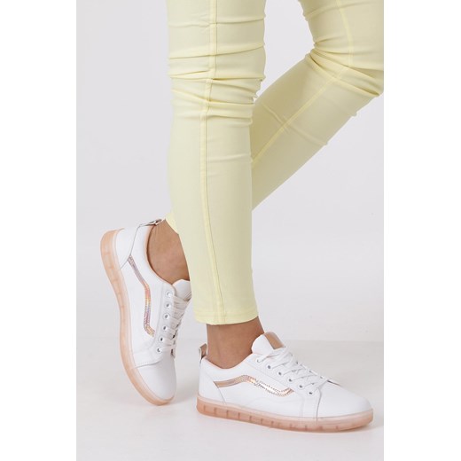 Białe buty sportowe sznurowane z holograficzną wstawką i różową podeszwą Casu 8-K693A Casu 40 promocyjna cena Casu.pl