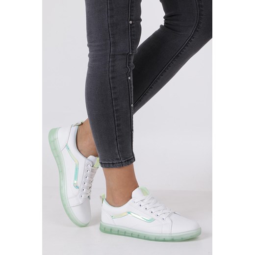 Białe buty sportowe sznurowane z holograficzną wstawką i zieloną podeszwą Casu 8-K693C Casu 38 promocja Casu.pl