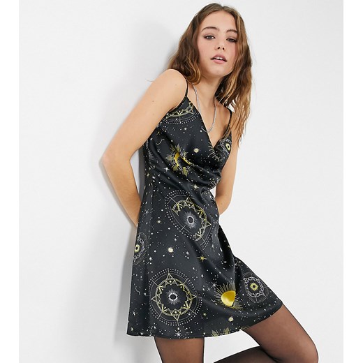 Wednesday's Girl – Satynowa sukienka na ramiączkach w astrologiczny nadruk-Czarny Wednesday`s Girl XS Asos Poland