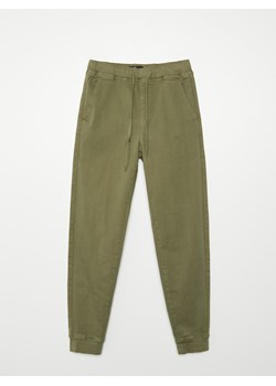 Cropp - Spodnie jogger slim - zielony ze sklepu Cropp w kategorii Spodnie damskie - zdjęcie 101422004