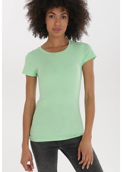Jasnozielony T-shirt Perirea ze sklepu Born2be Odzież w kategorii Bluzki damskie - zdjęcie 102794403