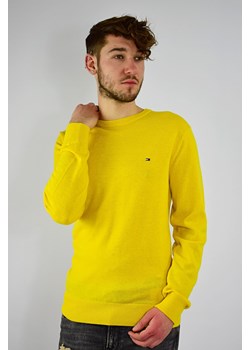 sweter męski tommy hilfiger żółty z jedwabiem ze sklepu Royal Shop w kategorii Swetry męskie - zdjęcie 105757943