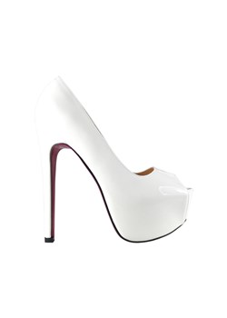 Białe szpilki na platformie high heels lakierowane ze sklepu Kokietki w kategorii Czółenka - zdjęcie 106049553