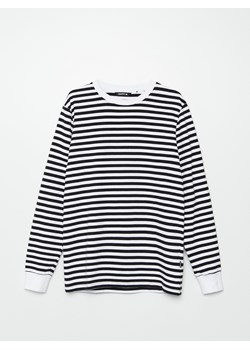 Cropp - Koszulka longsleeve w paski - biały ze sklepu Cropp w kategorii T-shirty męskie - zdjęcie 107781471