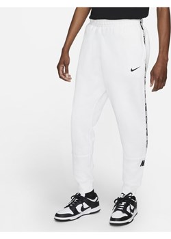 Męskie dzianinowe spodnie typu jogger Nike Sportswear - Biel