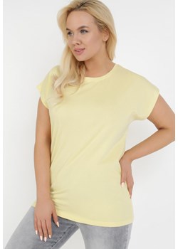 Żółty T-shirt Astrissis ze sklepu Born2be Odzież w kategorii Bluzki damskie - zdjęcie 109174420