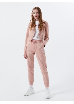 Cropp - Spodnie jogger slim - różowy ze sklepu Cropp w kategorii Spodnie damskie - zdjęcie 109281603