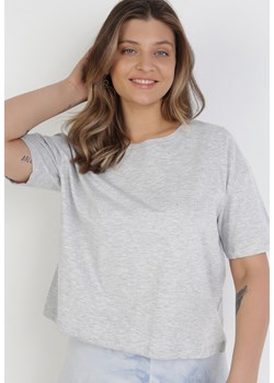 Jasnoszary T-shirt Evales ze sklepu Born2be Odzież w kategorii Bluzki damskie - zdjęcie 109284661