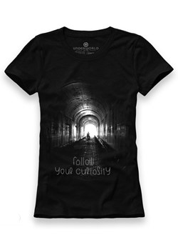 T-shirt damski UNDERWORLD Follow your curiosity ze sklepu morillo w kategorii Bluzki damskie - zdjęcie 109286690
