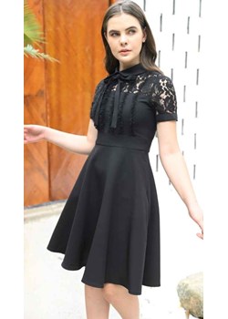 Sukienka mini z okrągłym dekoltem z krótkim rękawem elegancka 