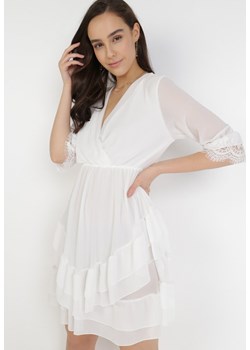 Biała Sukienka Nethyphise ze sklepu Born2be Odzież w kategorii Sukienki - zdjęcie 112007961