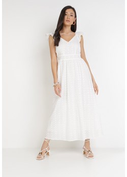 Biała Sukienka Theisymes ze sklepu Born2be Odzież w kategorii Sukienki - zdjęcie 113870901
