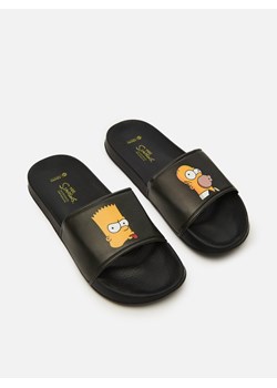 Cropp - Klapki The Simpsons - czarny ze sklepu Cropp w kategorii Klapki męskie - zdjęcie 115419910