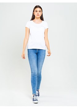 Koszulka damska z nadrukiem na piersi biała Nika 110 ze sklepu Big Star w kategorii Bluzki damskie - zdjęcie 115842514