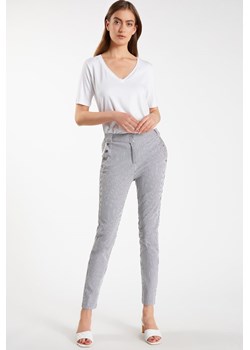 Spodnie z eleganckimi guzikami ze sklepu MONNARI w kategorii Spodnie damskie - zdjęcie 117684423