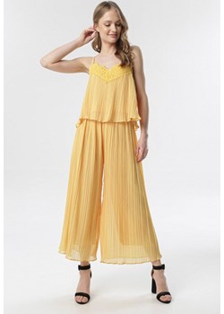 Żółty Komplet Amalimisa ze sklepu Born2be Odzież w kategorii Komplety i garnitury damskie - zdjęcie 117709812