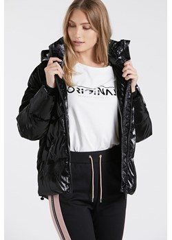 Połyskująca, pikowana kurtka ze sklepu MONNARI w kategorii Kurtki damskie - zdjęcie 118162011