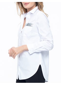 Biała koszula z ozdobną kieszenią Potis & Verso Barse ze sklepu Eye For Fashion w kategorii Koszule damskie - zdjęcie 118946030