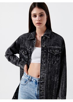 Cropp - Jeansowa kurtka oversize - szary ze sklepu Cropp w kategorii Kurtki damskie - zdjęcie 122345852