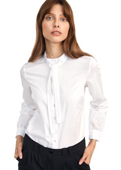 Biała koszula z wiązaniem pod szyją - K62 ze sklepu Świat Bielizny w kategorii Koszule damskie - zdjęcie 122567061