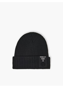 Cropp - Czapka beanie z naszywką - czarny ze sklepu Cropp w kategorii Czapki zimowe męskie - zdjęcie 124610623