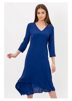 Sukienka niebieska Bialcon z długim rękawem z dekoltem w serek casual 