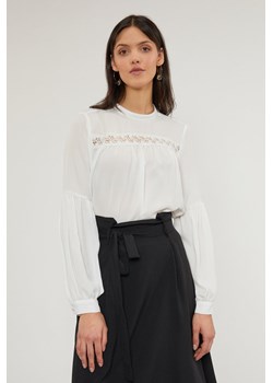 Femestage bluzka damska z długim rękawem z okrągłym dekoltem  ze sklepu MONNARI w kategorii Bluzki damskie - zdjęcie 125409451