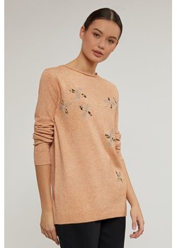 Sweter z aplikacją ze sklepu MONNARI w kategorii Swetry damskie - zdjęcie 125455910
