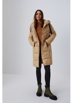 Pikowany płaszcz z kapturem ze sklepu Moodo.pl w kategorii Kurtki damskie - zdjęcie 126156552