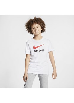T-shirt dla dużych dzieci Nike Sportswear JDI - Biel ze sklepu Nike poland w kategorii T-shirty chłopięce - zdjęcie 126286870