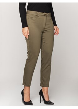 Zielone spodnie Bialcon ze sklepu Eye For Fashion w kategorii Spodnie damskie - zdjęcie 126491652