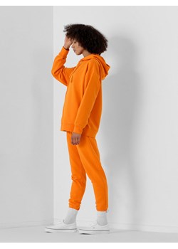 Spodnie dresowe damskie ze sklepu OUTHORN w kategorii Spodnie damskie - zdjęcie 126991003
