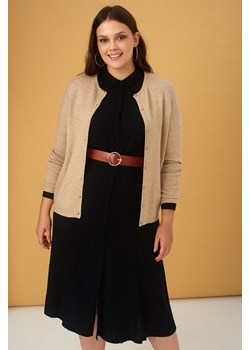 Klasyczny, dopasowany kardigan w beżowym kolorze ze sklepu Greenpoint.pl w kategorii Swetry damskie - zdjęcie 127378221