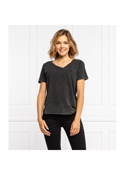 GUESS JEANS T-shirt ELISA | Regular Fit ze sklepu Gomez Fashion Store w kategorii Bluzki damskie - zdjęcie 127953544