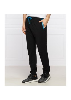 Emporio Armani Spodnie dresowe | Regular Fit ze sklepu Gomez Fashion Store w kategorii Spodnie męskie - zdjęcie 128049604