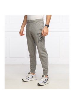 EA7 Spodnie dresowe | Regular Fit ze sklepu Gomez Fashion Store w kategorii Spodnie męskie - zdjęcie 128073011