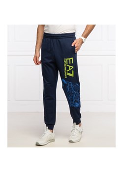 EA7 Spodnie dresowe | Regular Fit ze sklepu Gomez Fashion Store w kategorii Spodnie męskie - zdjęcie 128076660