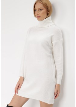 Biała Sukienka Dzianinowa Classificator ze sklepu Born2be Odzież w kategorii Sukienki - zdjęcie 129846930