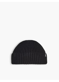 Cropp - Krótka czapka beanie w prążki - czarny ze sklepu Cropp w kategorii Czapki zimowe męskie - zdjęcie 130009721