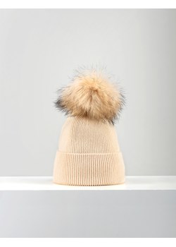 Beżowa czapka z naturalnym pomponem ze sklepu Molton w kategorii Czapki zimowe damskie - zdjęcie 130215464